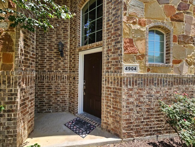 Foto del edificio - Charming 3 bedroom, 2.5 bathroom home in I...