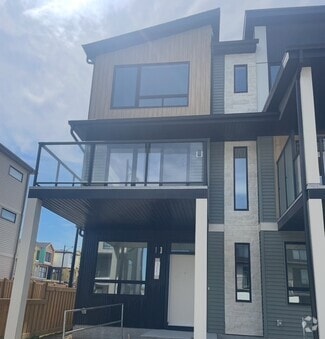 Building Photo - 3262 Keswick Way SW