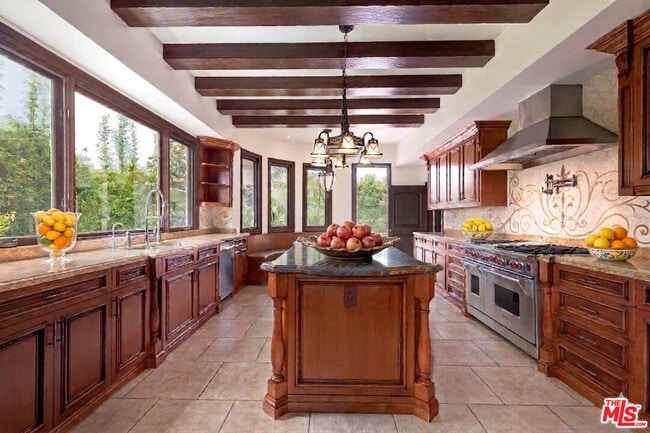 Building Photo - 209 S Anita Ave