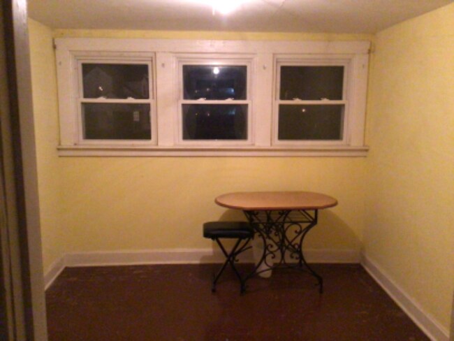 Building Photo - 692 E Loudon Ave