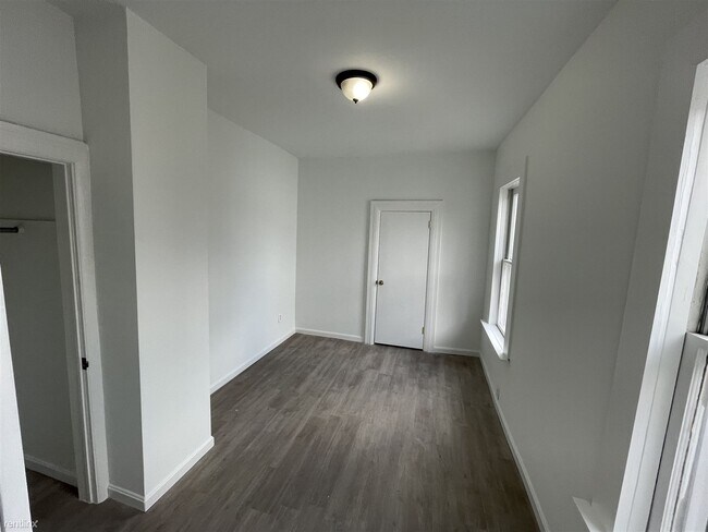Building Photo - 1 br, 1 bath 4plex - 1510 Light Street 2C