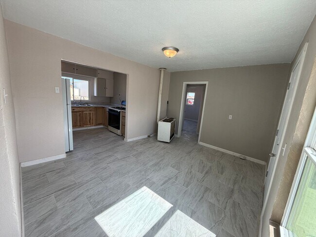 Foto del edificio - Recently Remodeled 2 Bedroom