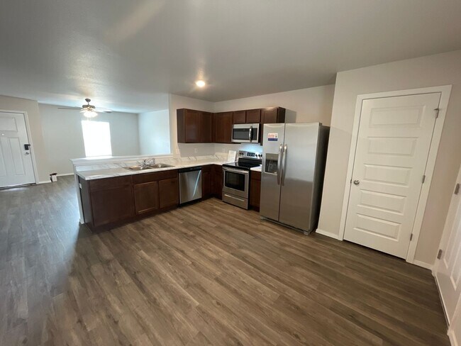 Foto del edificio - NEW Three Bedroom | Two Bath Home in Somerset