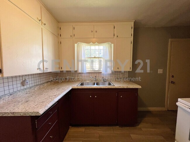 Foto del edificio - Cute 2/1/1 in Fort Worth Ready For Move-In!
