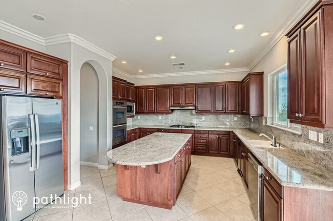 Building Photo - 18338 Lakepointe Dr, Riverside, CA, 92503