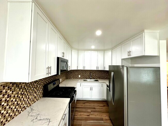 Foto del edificio - 5723 Tilden Ave