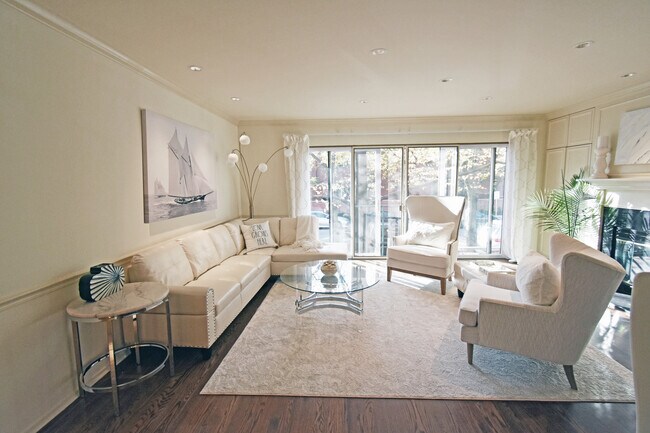 Foto del edificio - 641 W Willow St