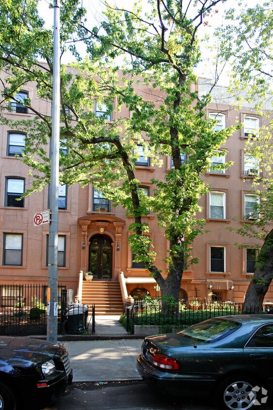 Foto del edificio - 73 1st Pl