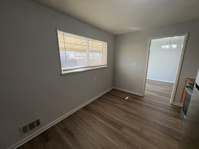 Foto del edificio - 3145 Worchester St