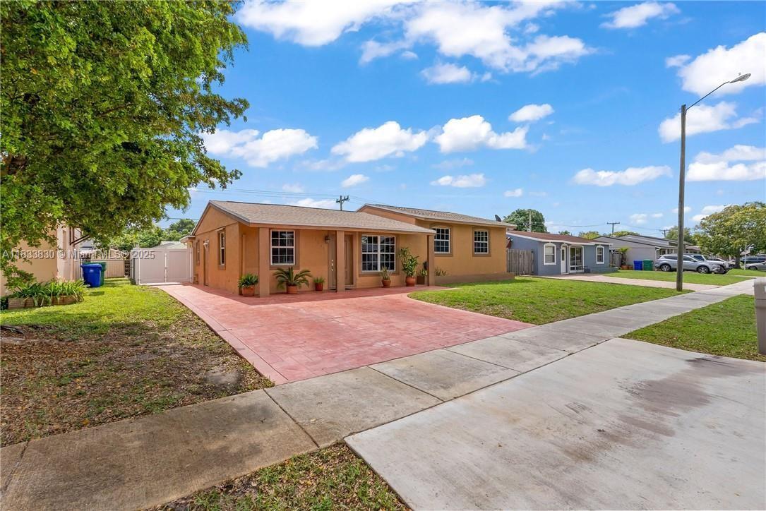 Foto principal - 1660 SW 47th Ave
