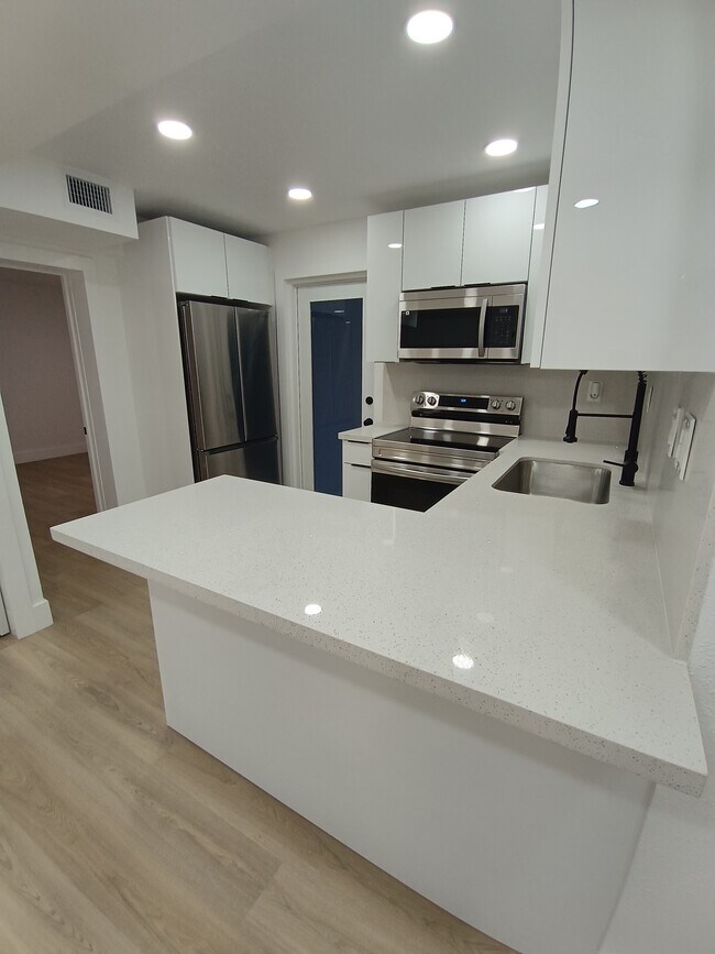 Foto del edificio - 15459 Hayes Ln