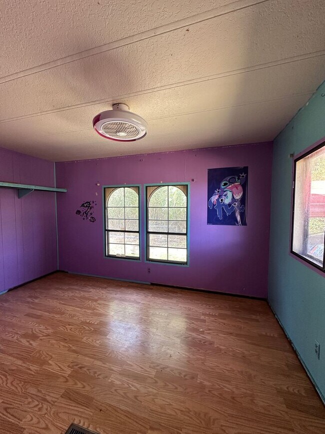 Foto del edificio - 517 Hidden Oaks Rd