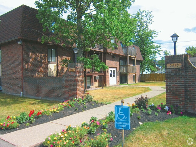Building Photo - Sheridan Drive Apartments