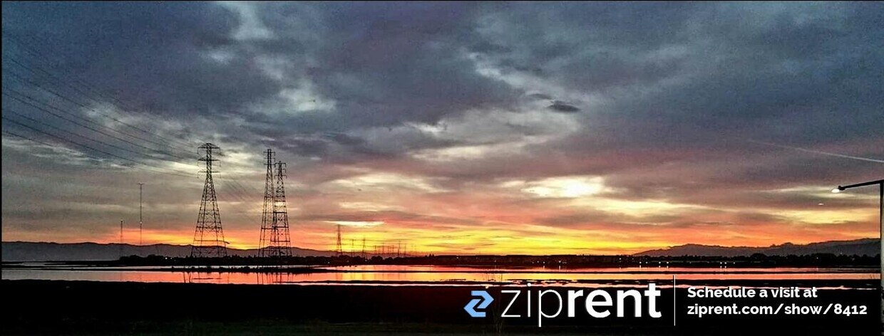 Foto del edificio - 1081 Beach Park Blvd