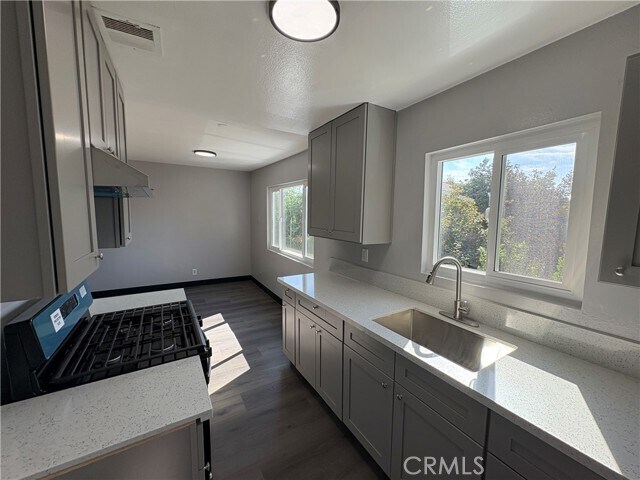 Foto del edificio - 2826 Cogswell Rd