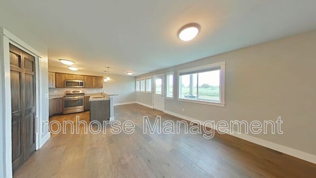 Foto del edificio - 2930 Warbler Way