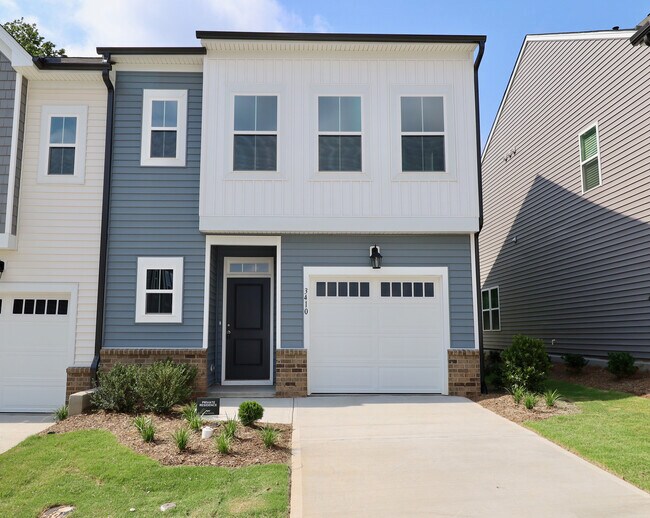 Building Photo - 3410 Star View Dr