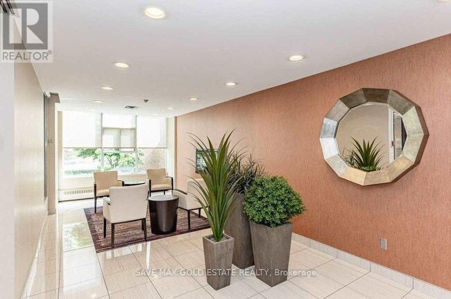 Building Photo - 2665-2665 Windwood Dr.