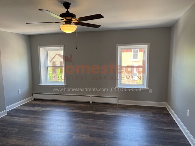 Building Photo - 364 E Marshall st