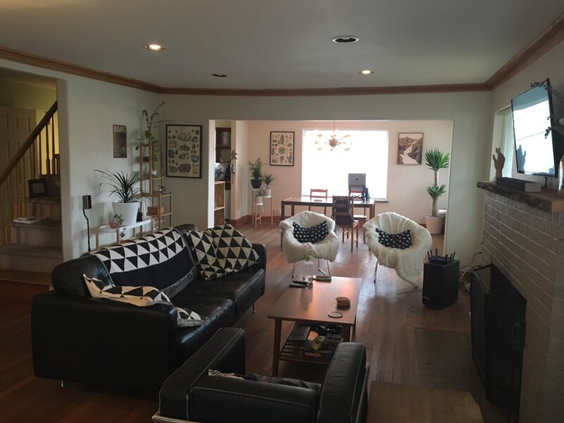 Primary Photo - 236 NE Lombard St