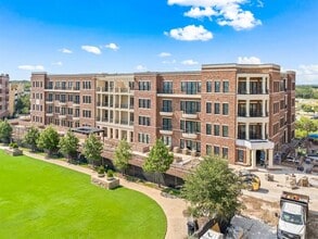 Building Photo - 1530 Meeting St