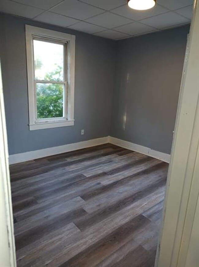 Building Photo - Lovely 2/1 small house for rent!!