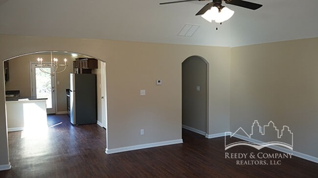 Building Photo - 6125 Humphreys Dr