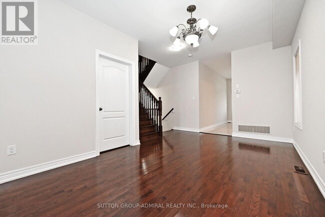 Building Photo - 110 Southdown Ave