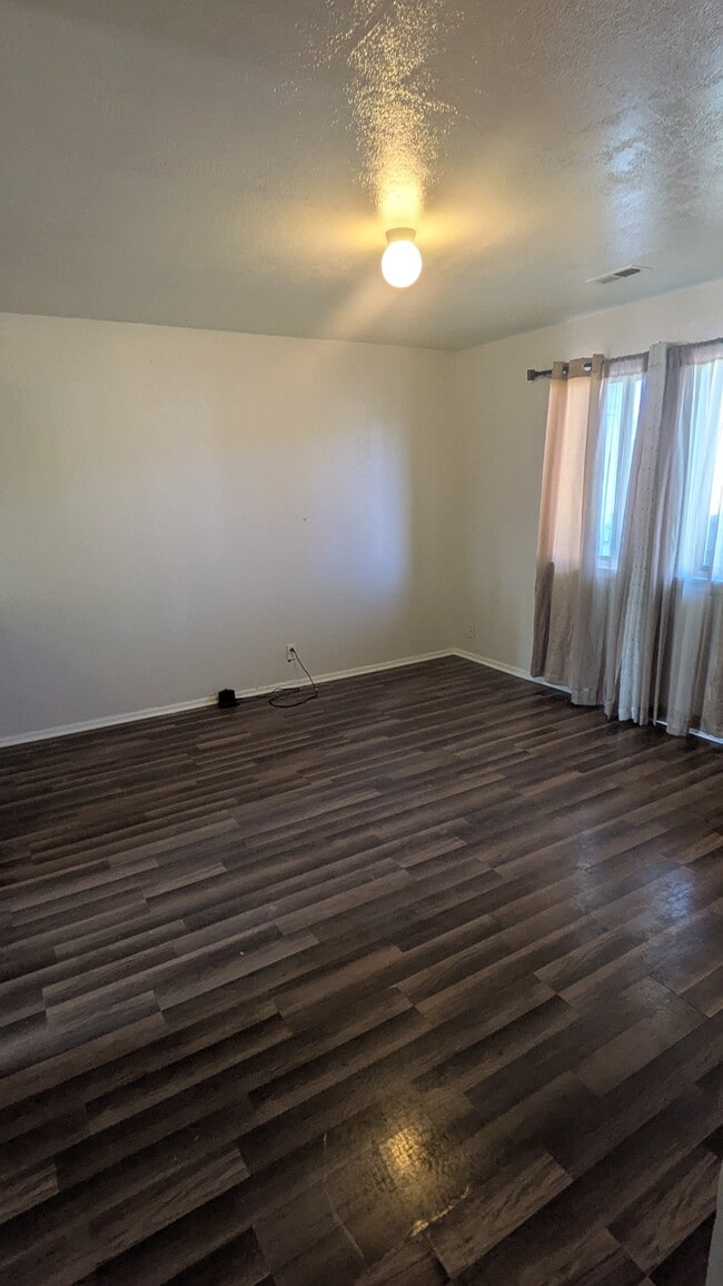 Building Photo - 948 S 1100 W