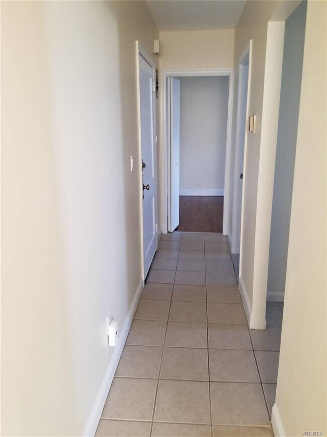 65 Merrick Ave Unit 3, Merrick, NY 11566 Apartment for Rent in Merrick, NY