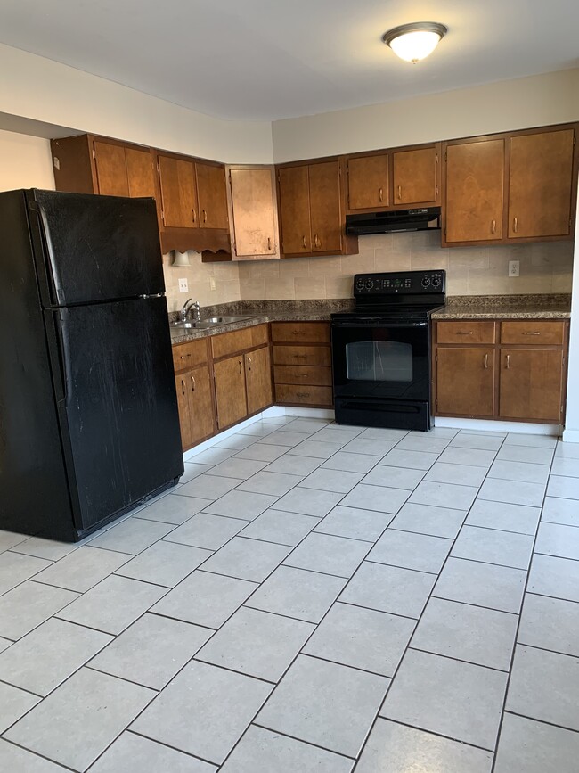 Building Photo - 7510 Hazelcrest Dr