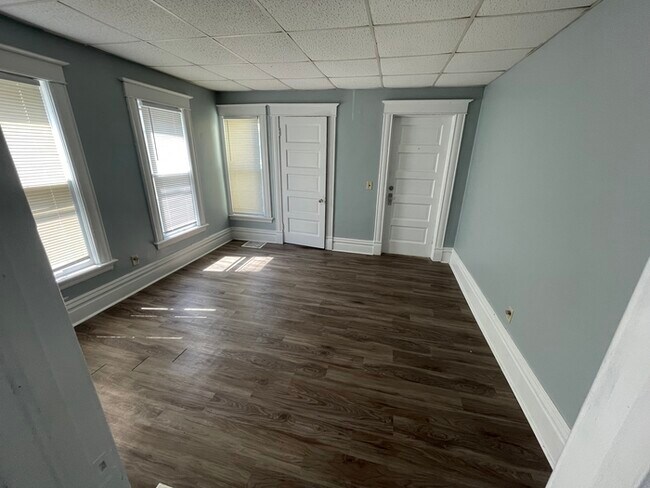 Foto del edificio - Main Floor Apartment near park!