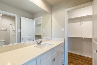 Building Photo - 231 Pk Pl Cir