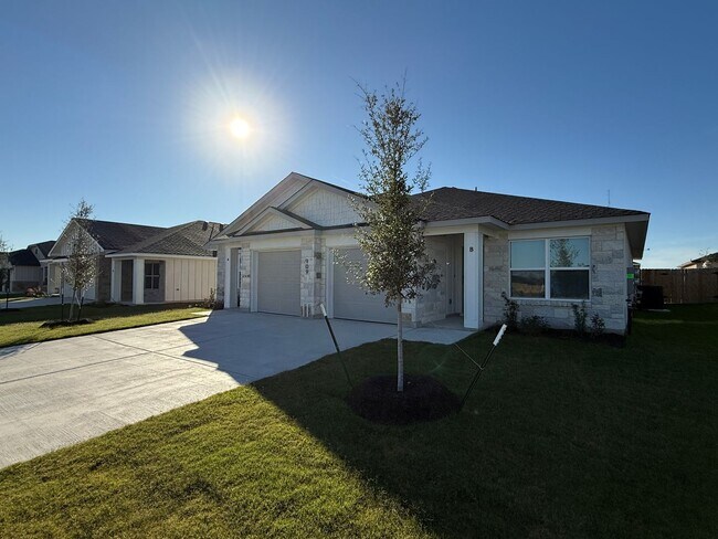 Foto del edificio - 909 Cherry Laurel Ln