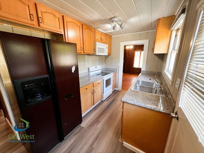 Foto del edificio - $3,495 - Beautiful 3 BD/1.5 BA Home in Old...