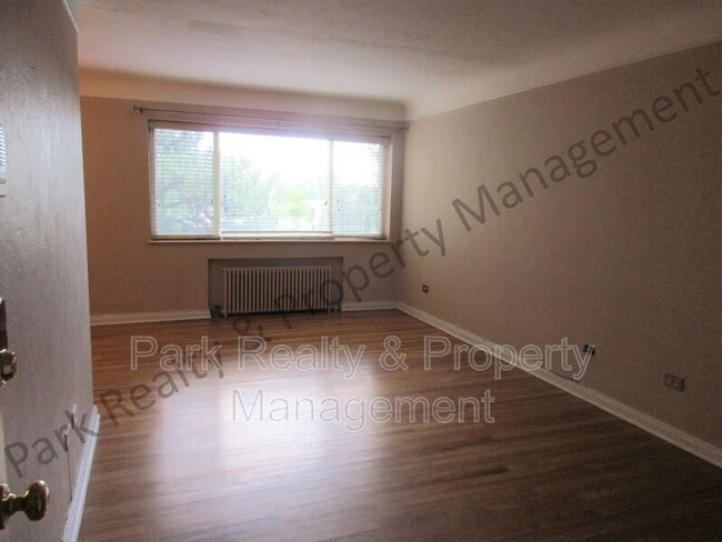 Foto del edificio - 733 E 2nd Ave