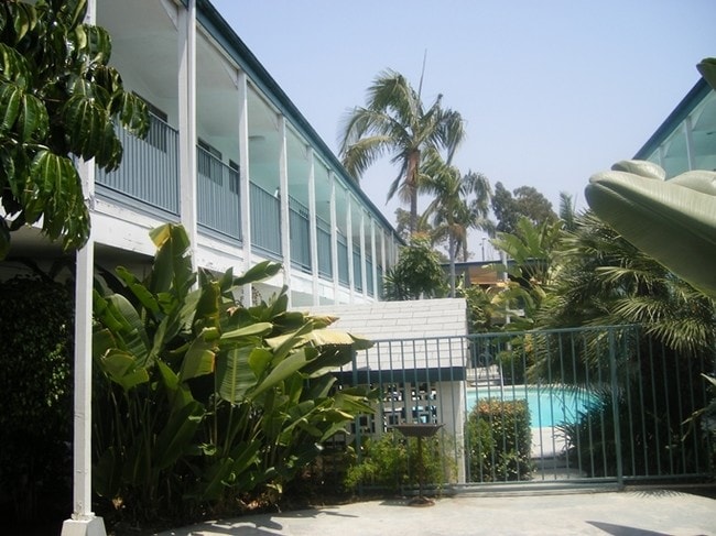 Building Photo - Faircrest Apartments