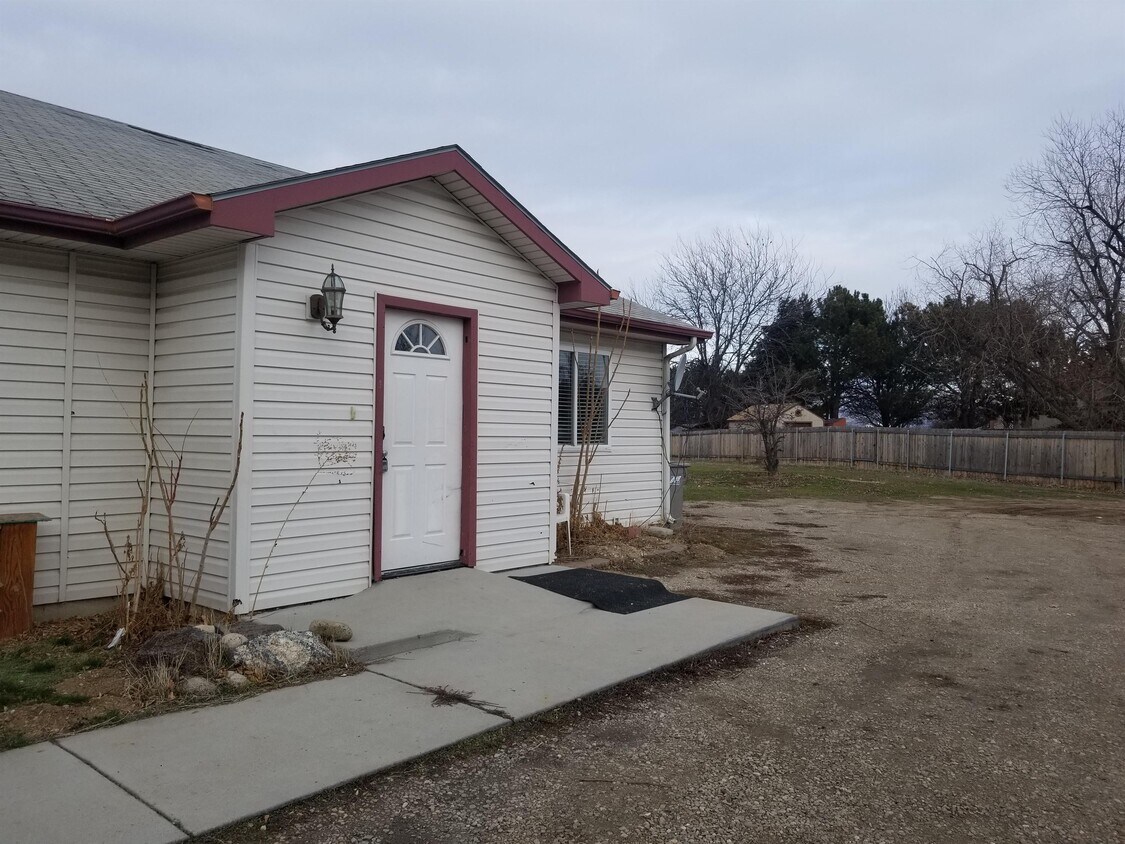 104 S Maple Grove Rd, Boise, ID 83709 House for Rent in Boise, ID