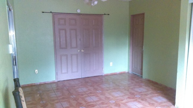 Building Photo - 2969 Taos Dr
