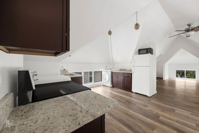 Building Photo - 311 Marengo Ave