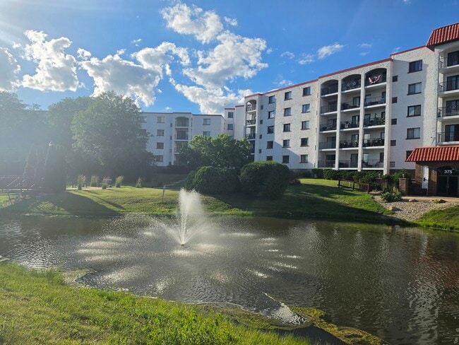 Building Photo - 375 Plum Creek Dr