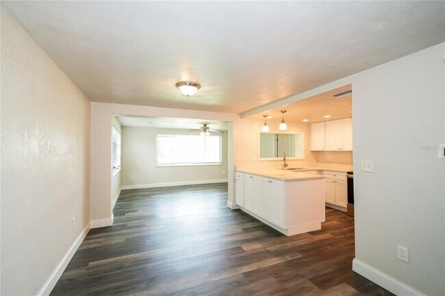 Foto del edificio - 3626 Bluebell Ln