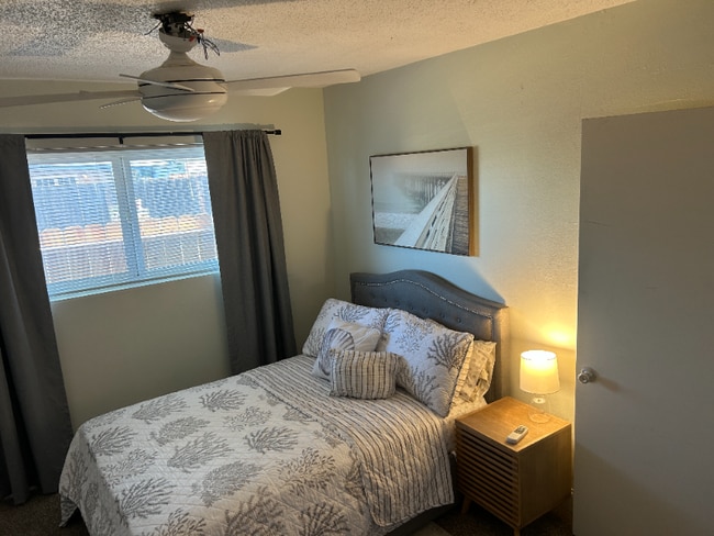 Building Photo - 841 W Santa Ana Ave