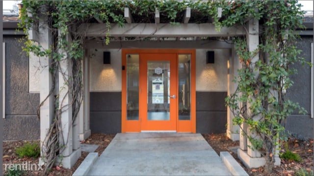 Building Photo - 1553 Vista Club Cir