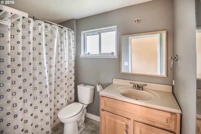 Building Photo - 1318 NE Rosa Parks Way