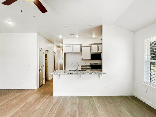 Foto del edificio - Newly Built 3-Bed Duplex – Bright, Cozy & ...