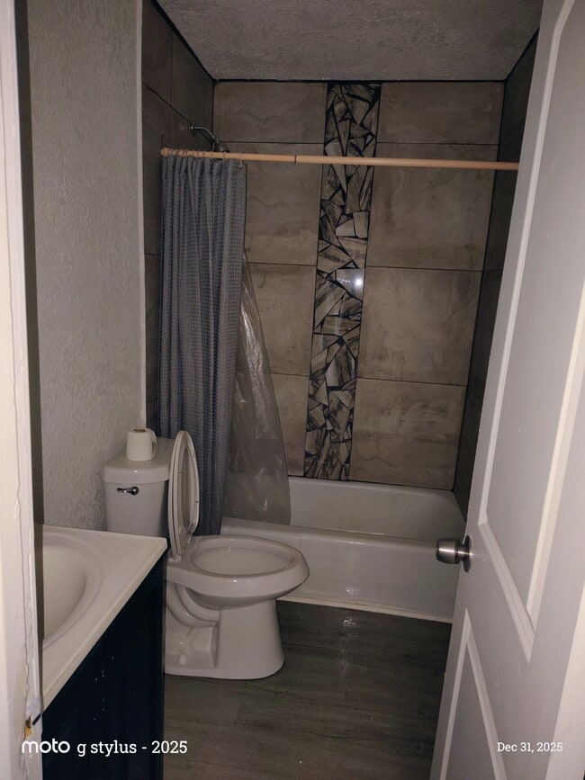 Building Photo - 304 E Freeman St