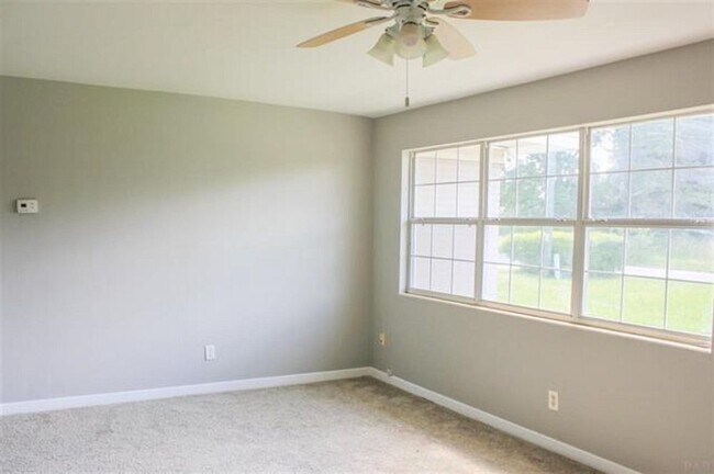 Building Photo - 1010 Alexandria Dr