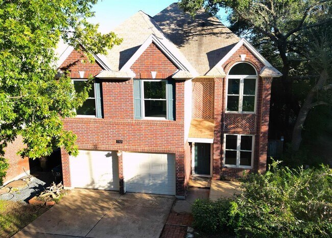 Foto del edificio - 7515 Windrush Dr