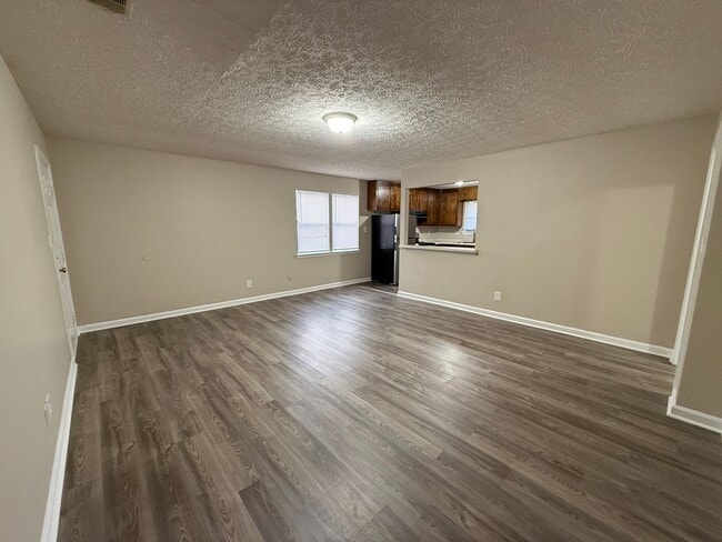 Foto del edificio - 2071/2073 Cantrell Ln
